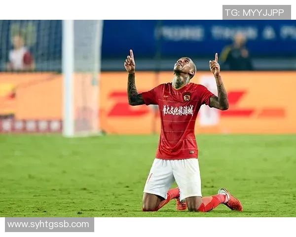 国安与广州恒大激战正酣直播盛况尽在眼前尽享精彩赛事时刻 国安与广州恒大激战正酣直播盛况尽在眼前尽享精彩赛事时刻